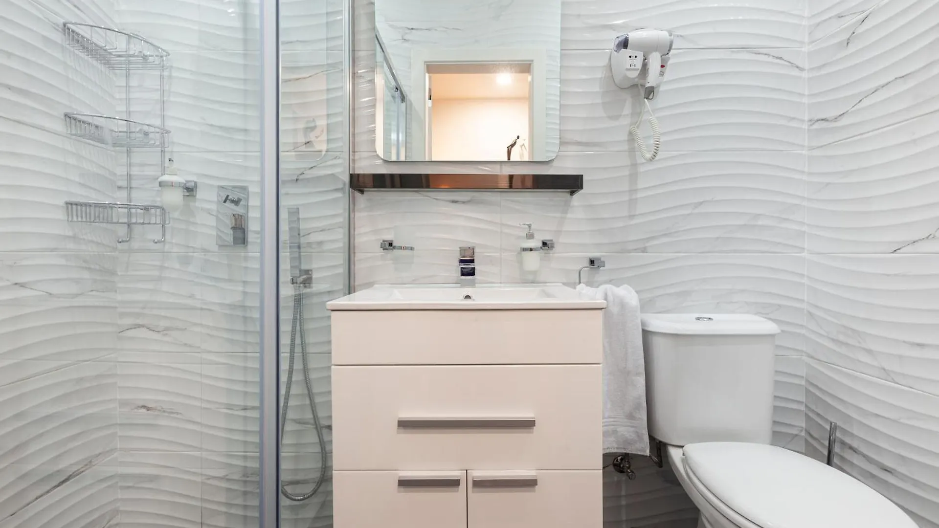 Modern & Lovely Studio - Prime Location San Ġiljan Apartman