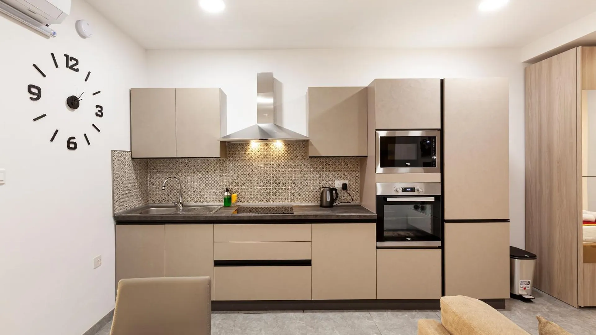 Modern & Lovely Studio - Prime Location San Ġiljan Apartman